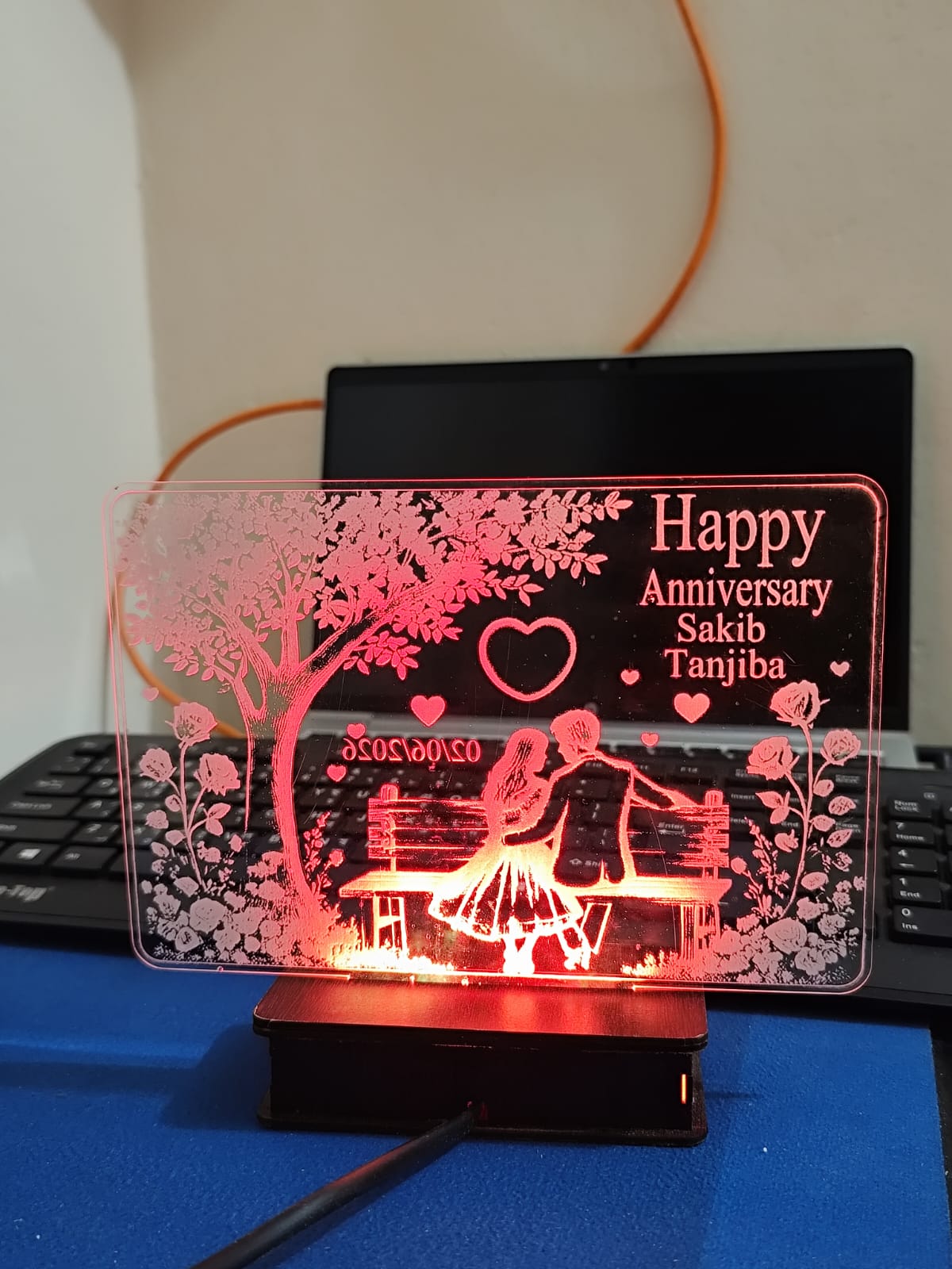 Couple in Park Customised 3D illusion Lamp - Image 2